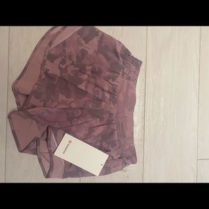 lulu pink cameo BRAND NEW shorts